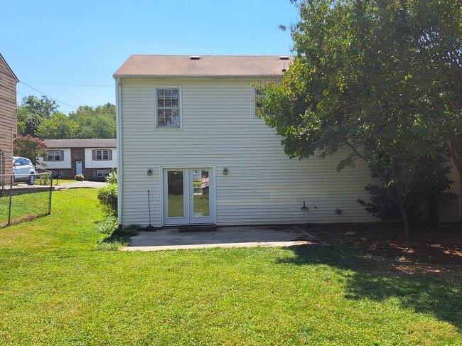 Building Photo - 114 Tomahawk Dr