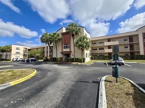 Building Photo - 3470 Foxcroft Rd