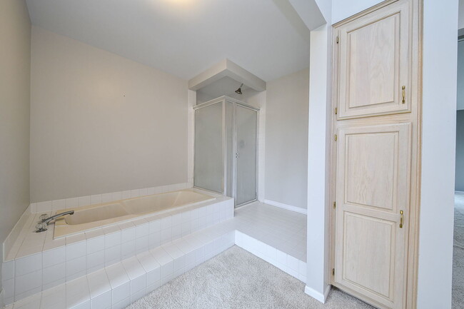Building Photo - 3614 Charlemagne Ln