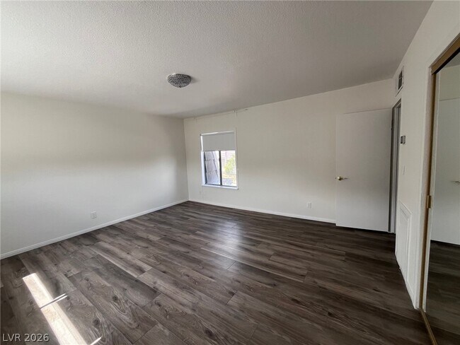 Building Photo - 3369 Medina Ct