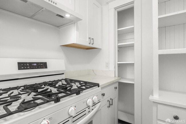 Building Photo - 1166 S Van Ness Ave