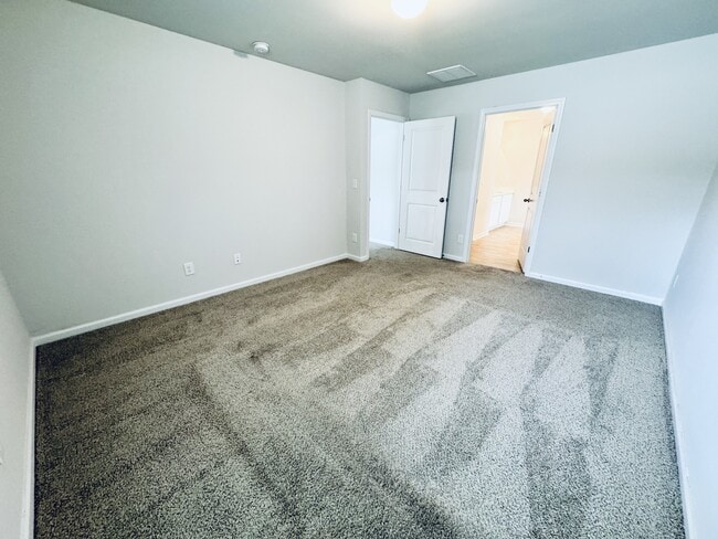 Building Photo - 136 Foxford Dr