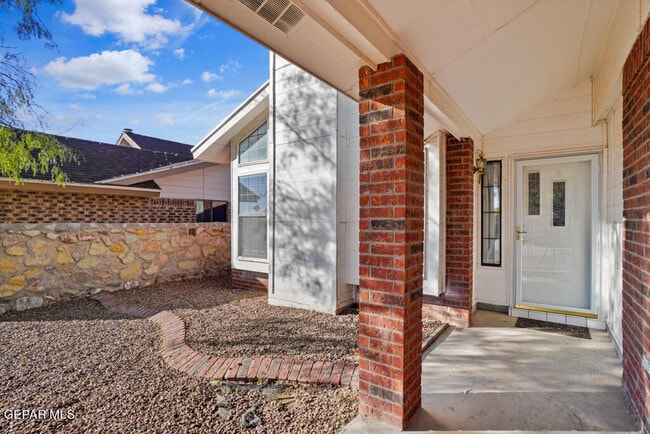 Building Photo - 7225 Golden Hawk Dr