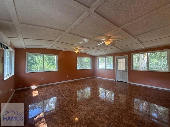 Building Photo - 814 Kelly Dr