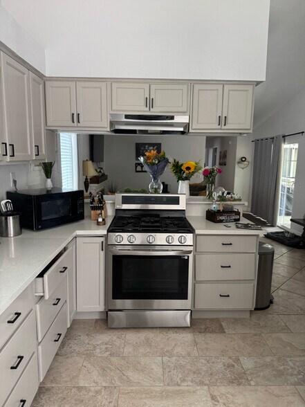 Building Photo - 14150 Green Vista Dr