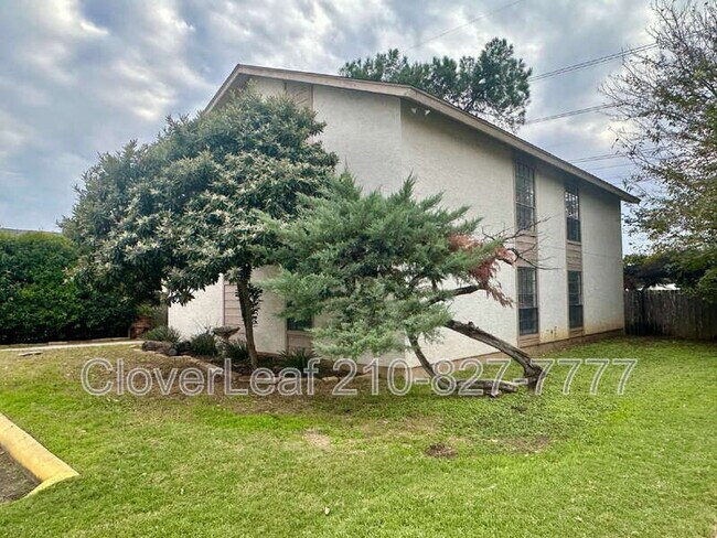 Building Photo - 10565 Starcrest Dr