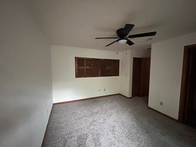 Building Photo - 2/2 In Green Leaf