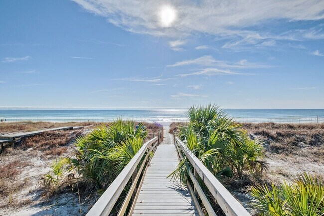 Building Photo - 22022 Front Beach Rd