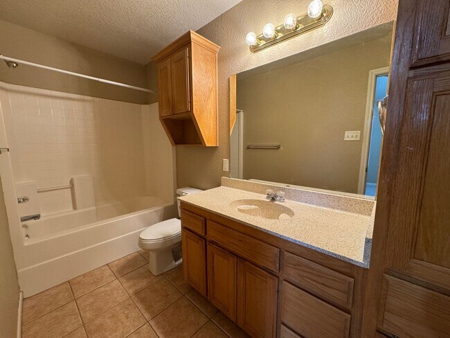 Building Photo - 4706 John David Dr