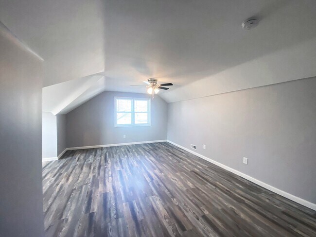 Building Photo - Completely Renovated 3 Bed - 1 Bath Bungalow for Rent in Garfield Heights!