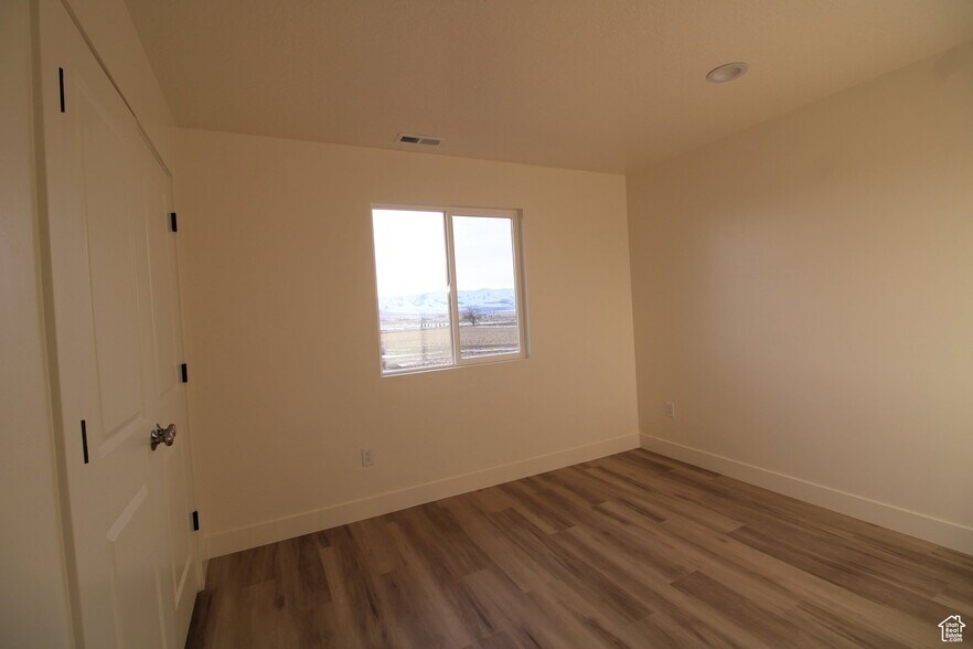 Building Photo - 1519 N 200 E