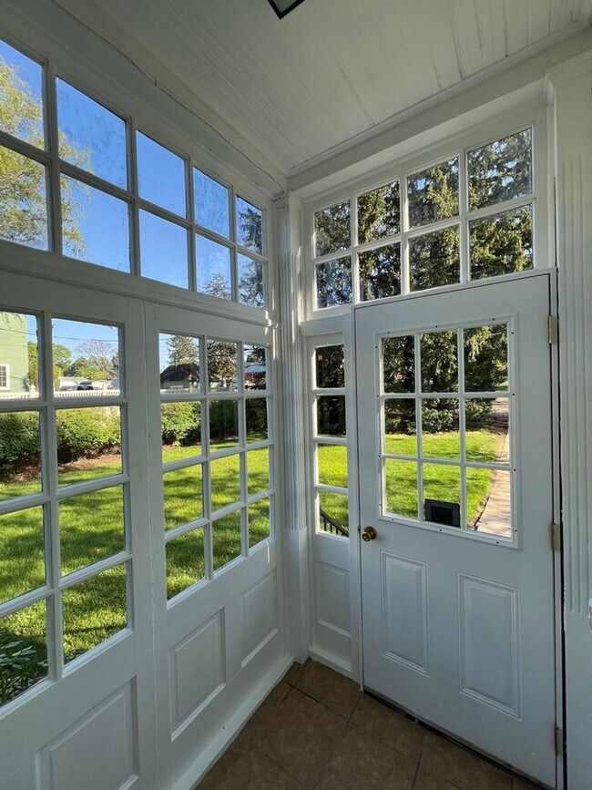 Building Photo - 4216 W Penn Ave