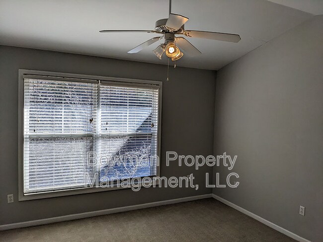 Building Photo - 660 S Barnett Shoals Rd