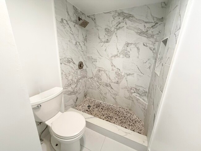 Building Photo - 731 Springdale Cir