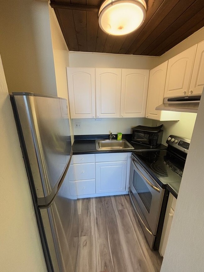 Building Photo - Makaua Village - Kaaawa - 1 Bdrm/1 Bath/1 Prkg - $2,100