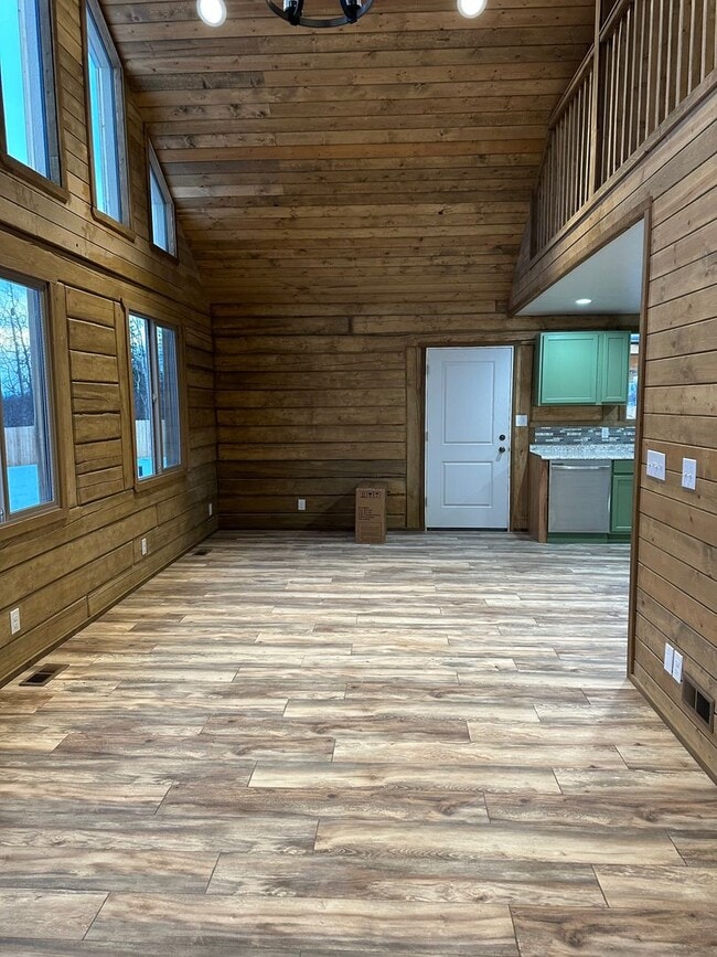 Building Photo - Sign new lease for February and save 1/2 a...