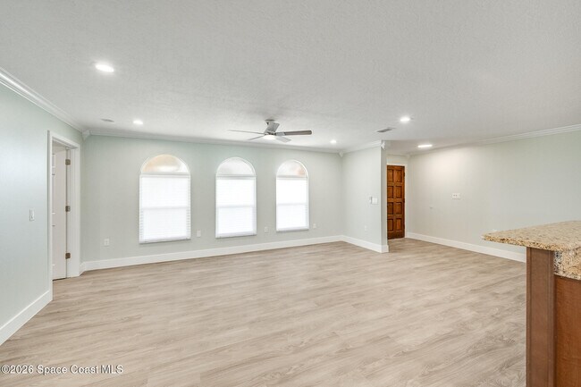 Building Photo - 645 Caiman St