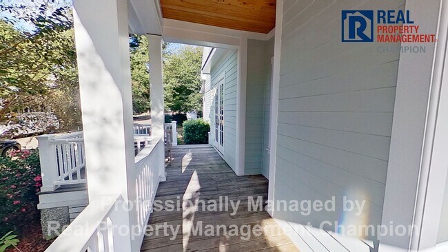 Building Photo - Exquisite Executive Home in Autumn Hall