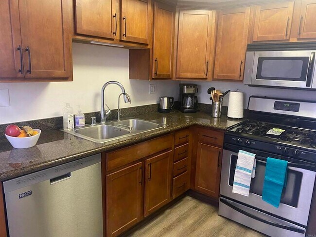 Building Photo - 201 Sea Cliff Way