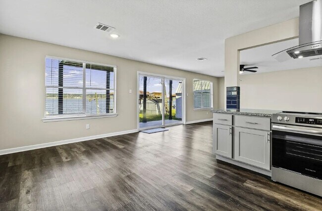 Building Photo - 416 Kickapoo Dr