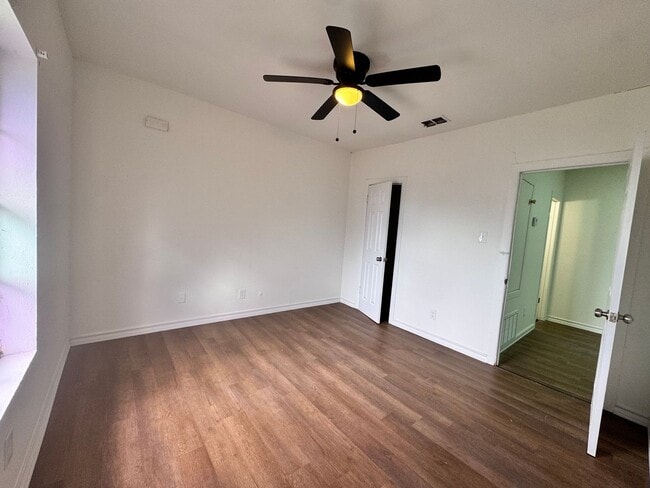 Building Photo - ONE BEDROOM APT WITH WATER PAID