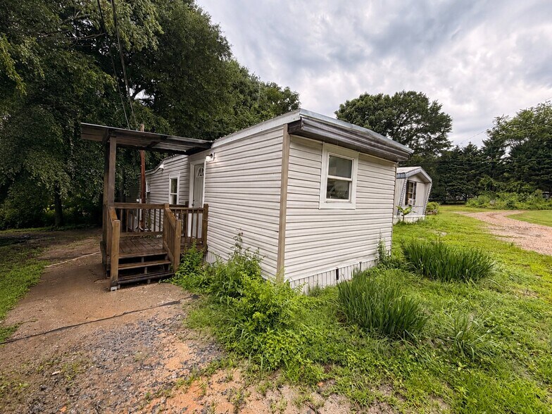Building Photo - 578 Calvary Church Rd