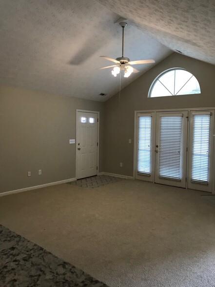 Building Photo - 4402 Orchard Trce