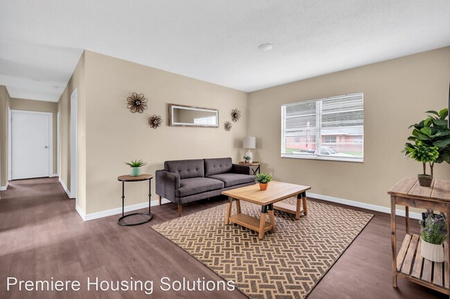 Primary Photo - 4 br, 1.5 bath House - 305 Union Street