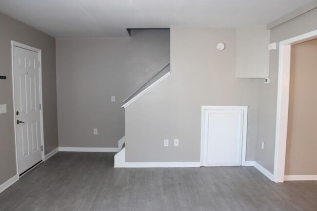 Building Photo - Modern Townhome in Havelock