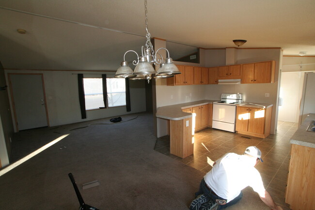 Building Photo - 3 bedroom 2 bathroom manufactured home
