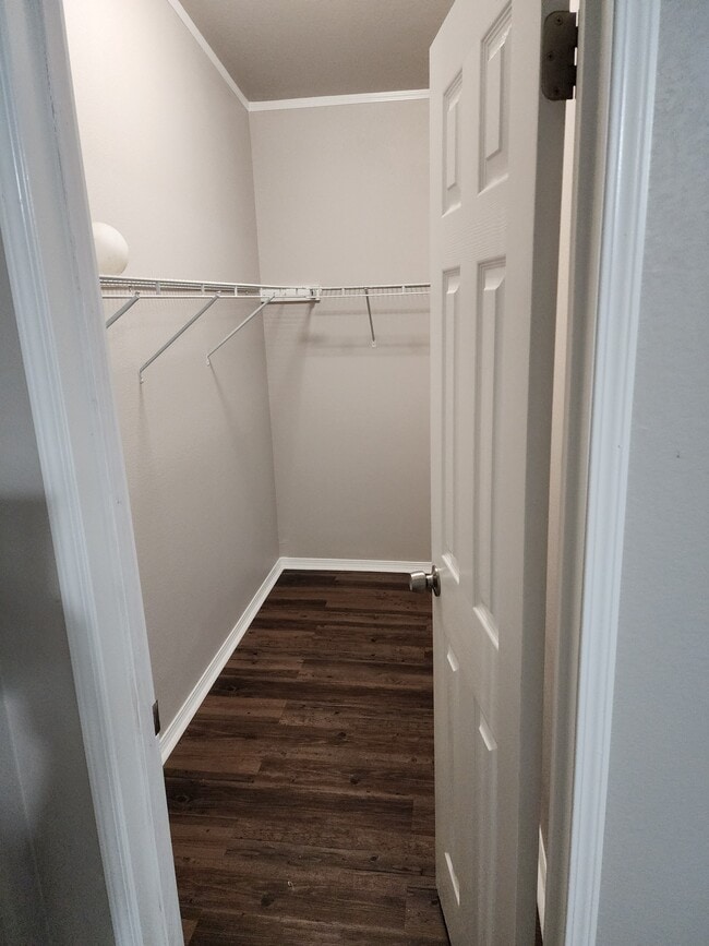 Building Photo - 640 Houston St