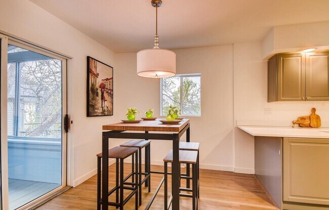 Building Photo - 2702 6th St