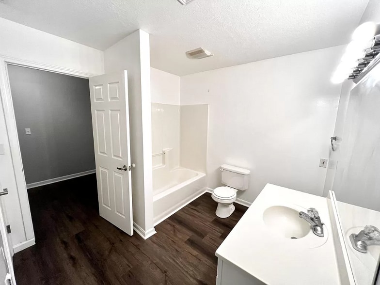 Building Photo - 3860 S Cramer Cir