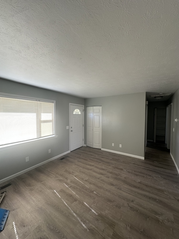 Building Photo - 186 Bernower Ave SW
