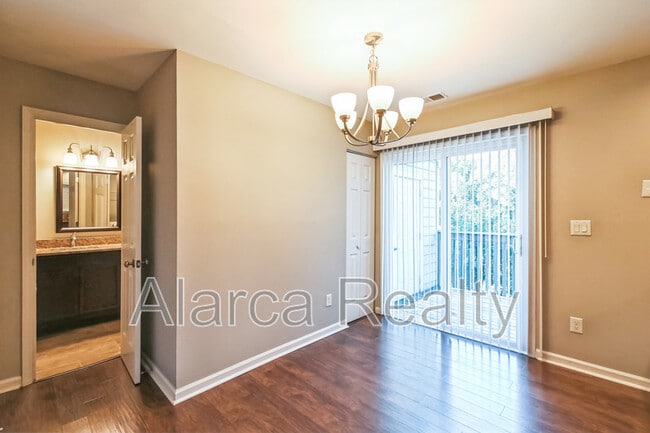 Building Photo - 3909 N Course Dr