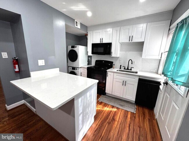 Building Photo - 3943 Pennsylvania Ave. SE