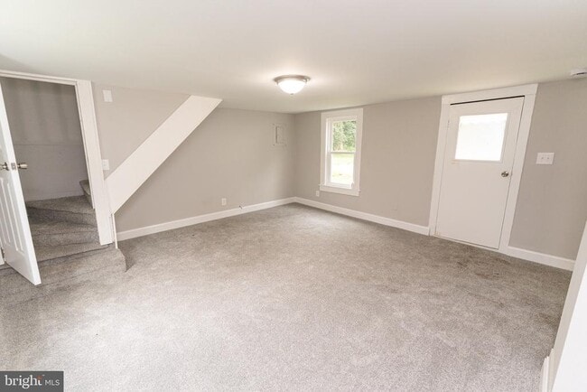 Building Photo - 119 Davis Ln