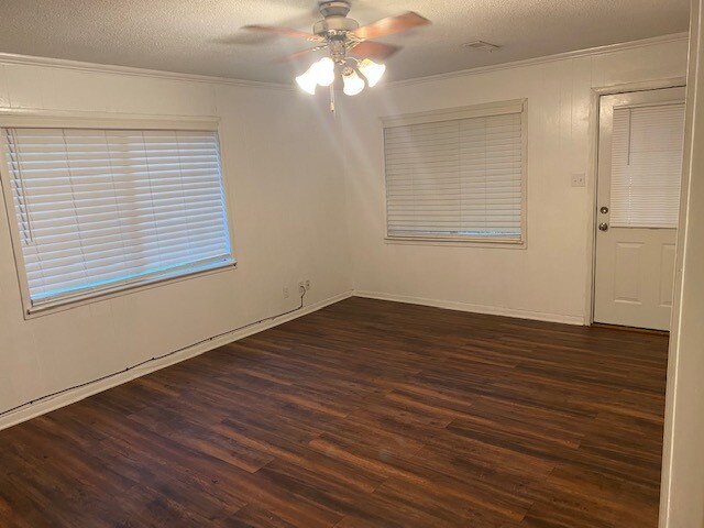 Building Photo - 3357 Prairie Dr