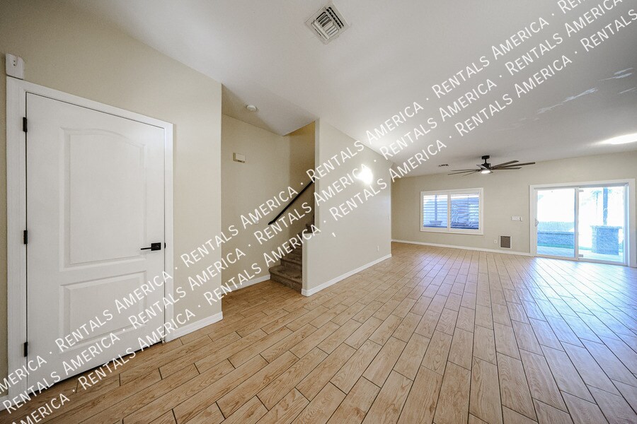 Building Photo - 17219 N 19th Run