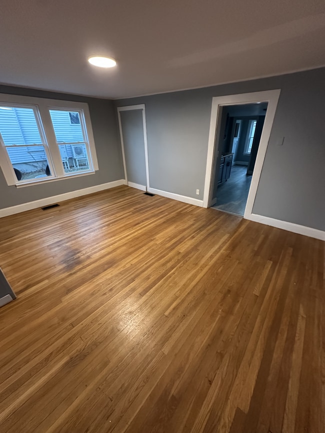 Building Photo - 178 Birch St