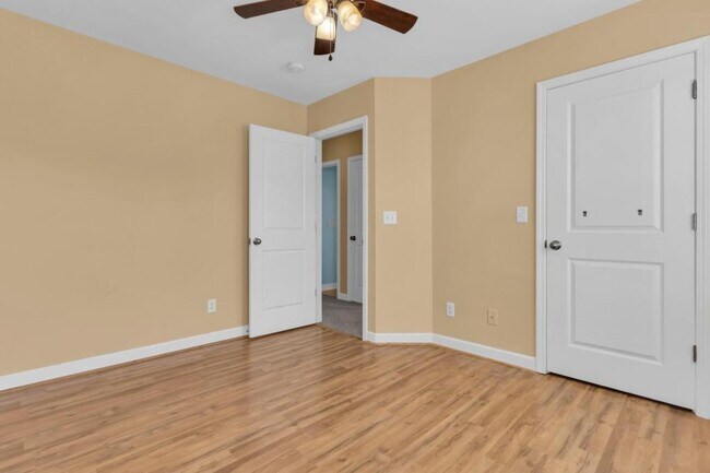 Building Photo - 69 Thornbury Dr