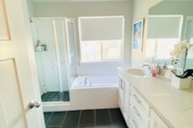 Building Photo - 31 S Serrata Ln