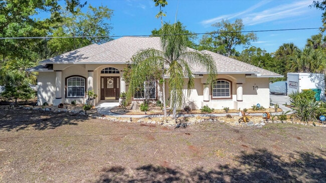 Building Photo - 19 Hoffer St