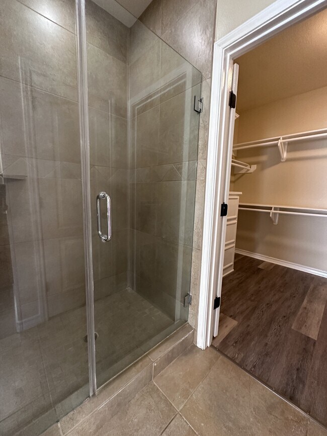 Building Photo - 5813 Aava Dr