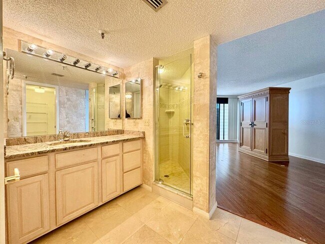 Building Photo - 5950 Pelican Bay Plaza S
