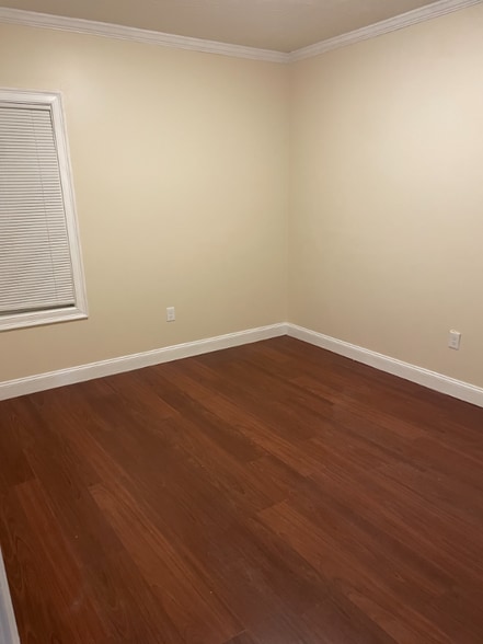 Building Photo - 465 N Belmont St