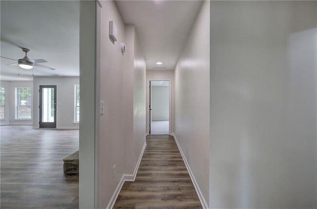 Building Photo - 4100 Chanticleer Dr NW