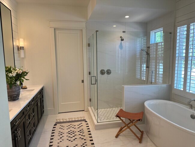 Building Photo - 174 Brailsford St