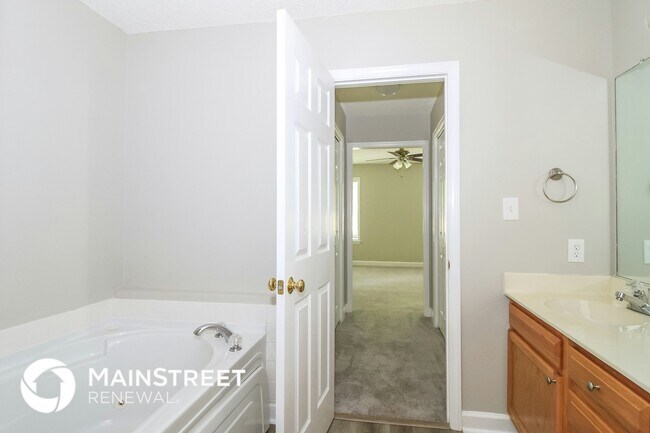 Building Photo - 205 Haven Grove Trail