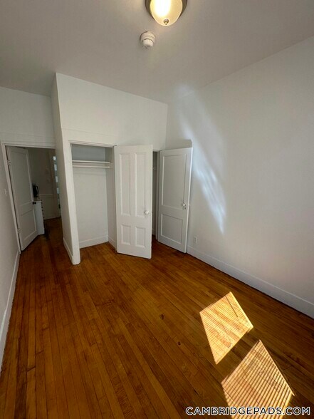 Building Photo - 148 5th St